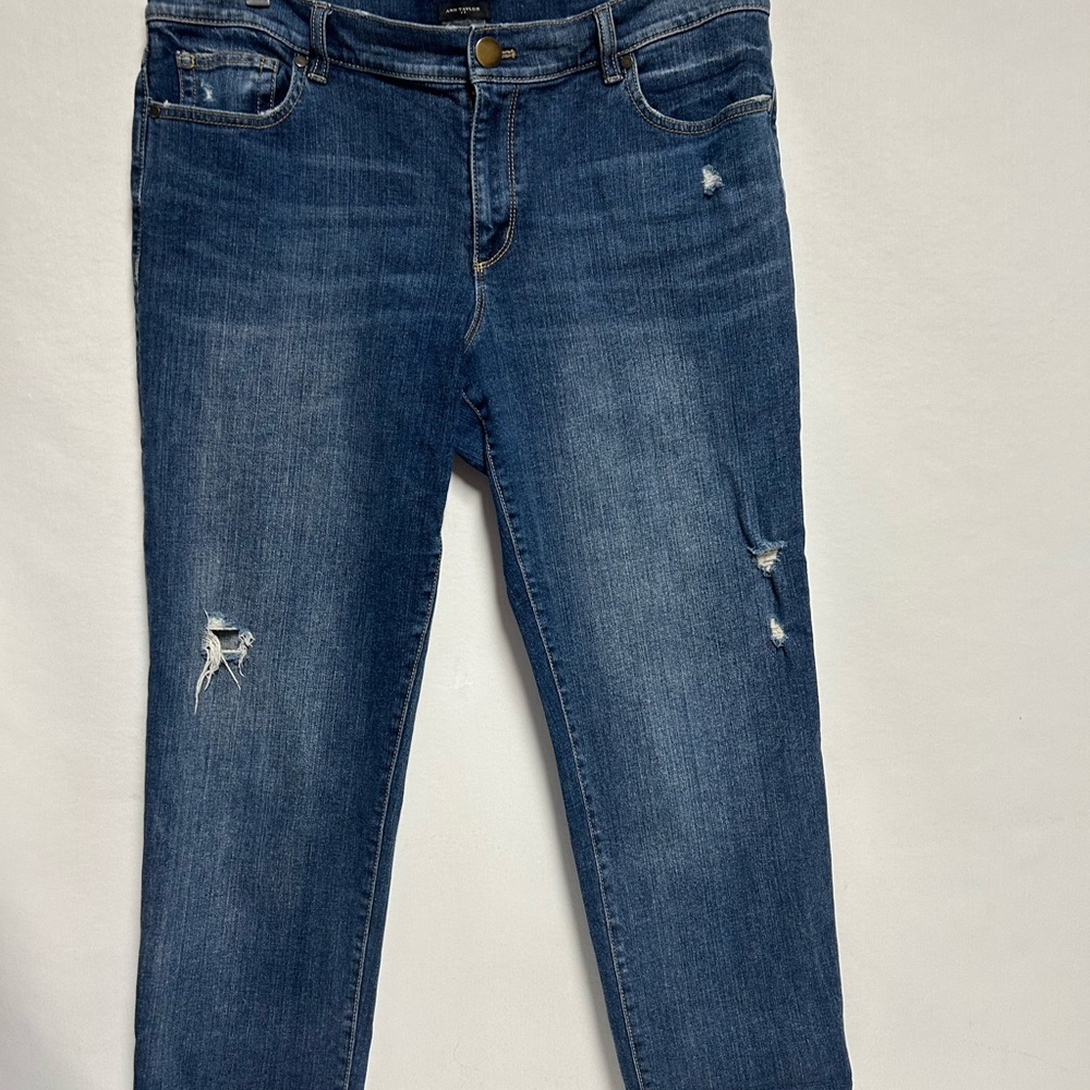 Ann Taylor cropped Boyfriend Blue Distressed jeans Sz 12